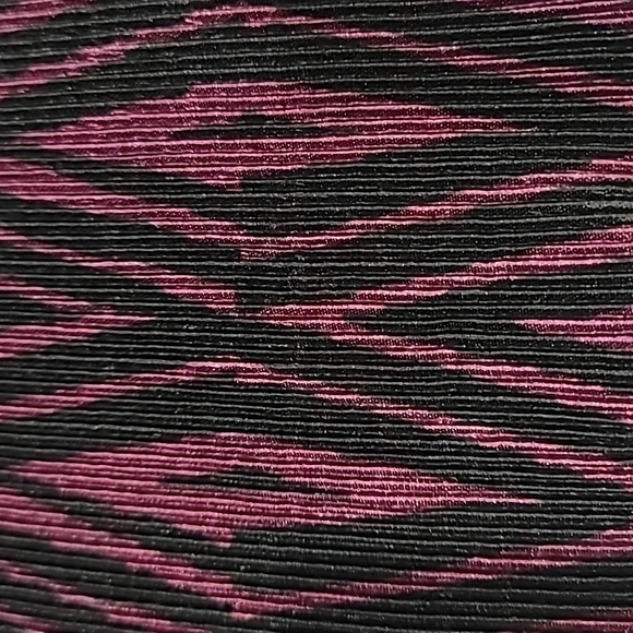 Sag Harbor Woman Pullover Crinkled Graphic Top Purplr Black 1X - Picture 7 of 13